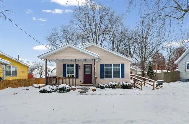 $160,000 | 114 North Cottage Grove Avenue, Urbana, IL 61802