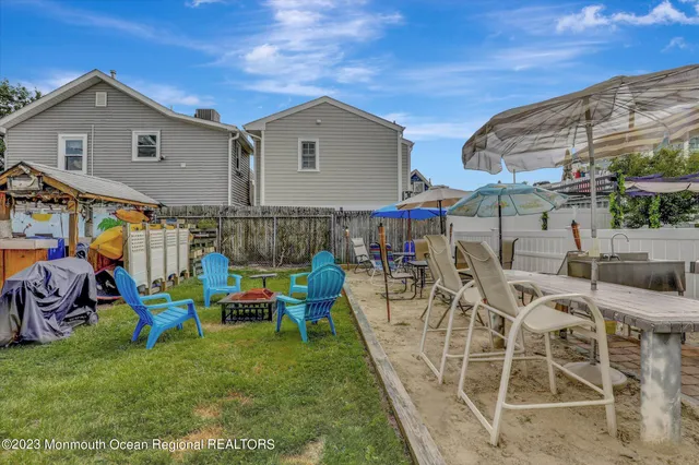 a view of outdoor space yard and patio