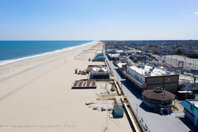 a view of roof with city view