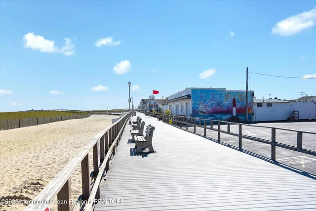a view of terrace with city view