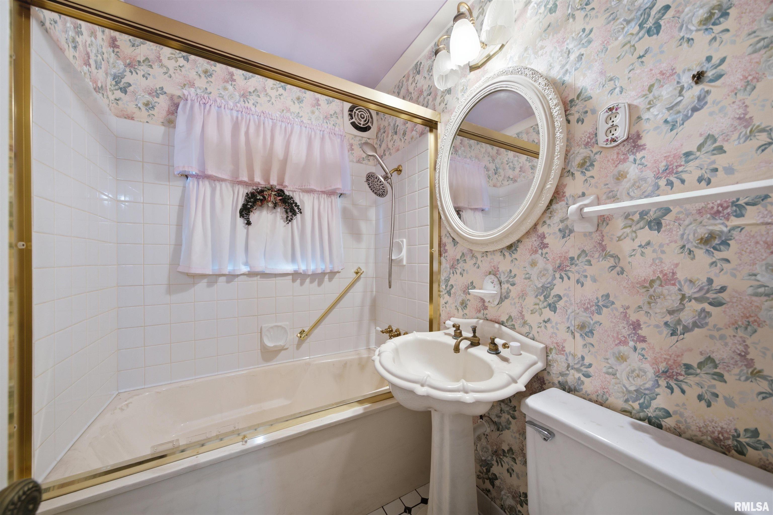 315 West Stonegate Road Peoria, IL 61614 - Photo 24 of 53 Gallery Image 24