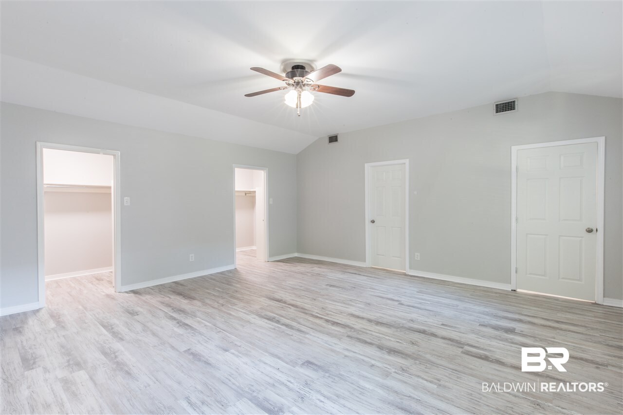 258 Jackson Boulevard Mobile, AL 36609 - Photo 17 of 31 Master Bedroom