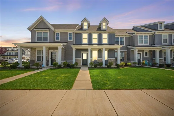 $289,000 | 1043 East 117th Lane, Crown Point, IN 46307