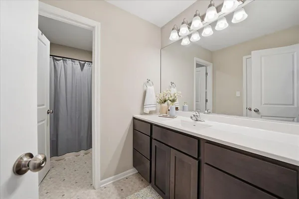 $289,000 | 1043 East 117th Lane, Crown Point, IN 46307