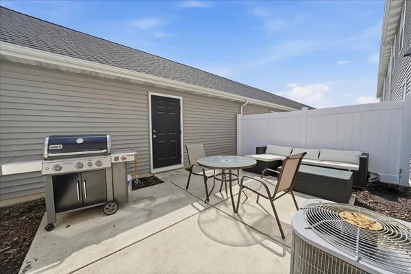 $289,000 | 1043 East 117th Lane, Crown Point, IN 46307