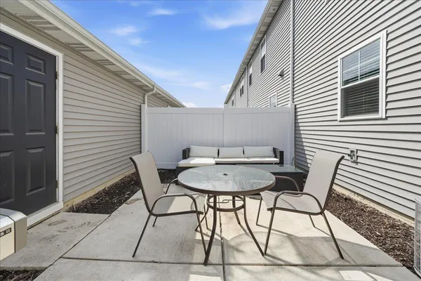 $289,000 | 1043 East 117th Lane, Crown Point, IN 46307