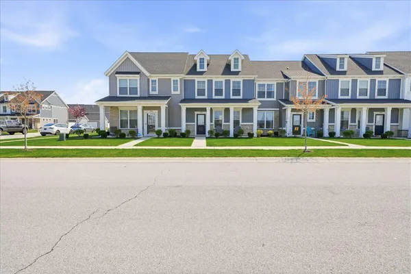 $289,000 | 1043 East 117th Lane, Crown Point, IN 46307