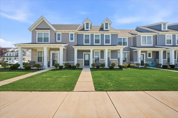 $289,000 | 1043 East 117th Lane, Crown Point, IN 46307