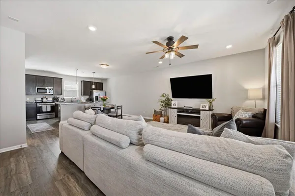 $289,000 | 1043 East 117th Lane, Crown Point, IN 46307