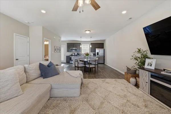 $289,000 | 1043 East 117th Lane, Crown Point, IN 46307