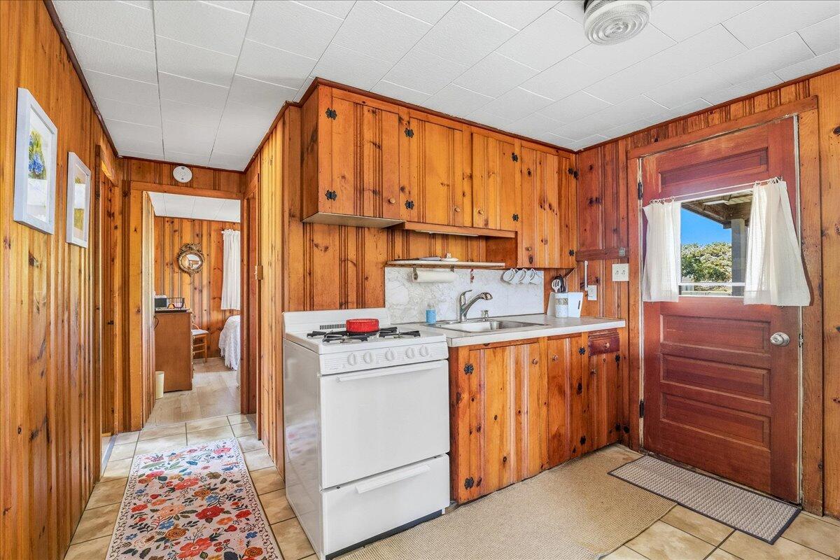 42 Kim Path Mashpee, MA 02649 - Photo 11 of 30 a very nice looking room with a large window