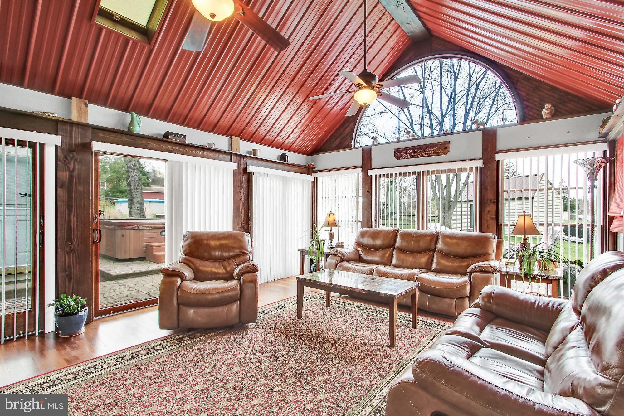 3037 East Prospect Road York, PA 17402 - Photo 12 of 34 Great Room