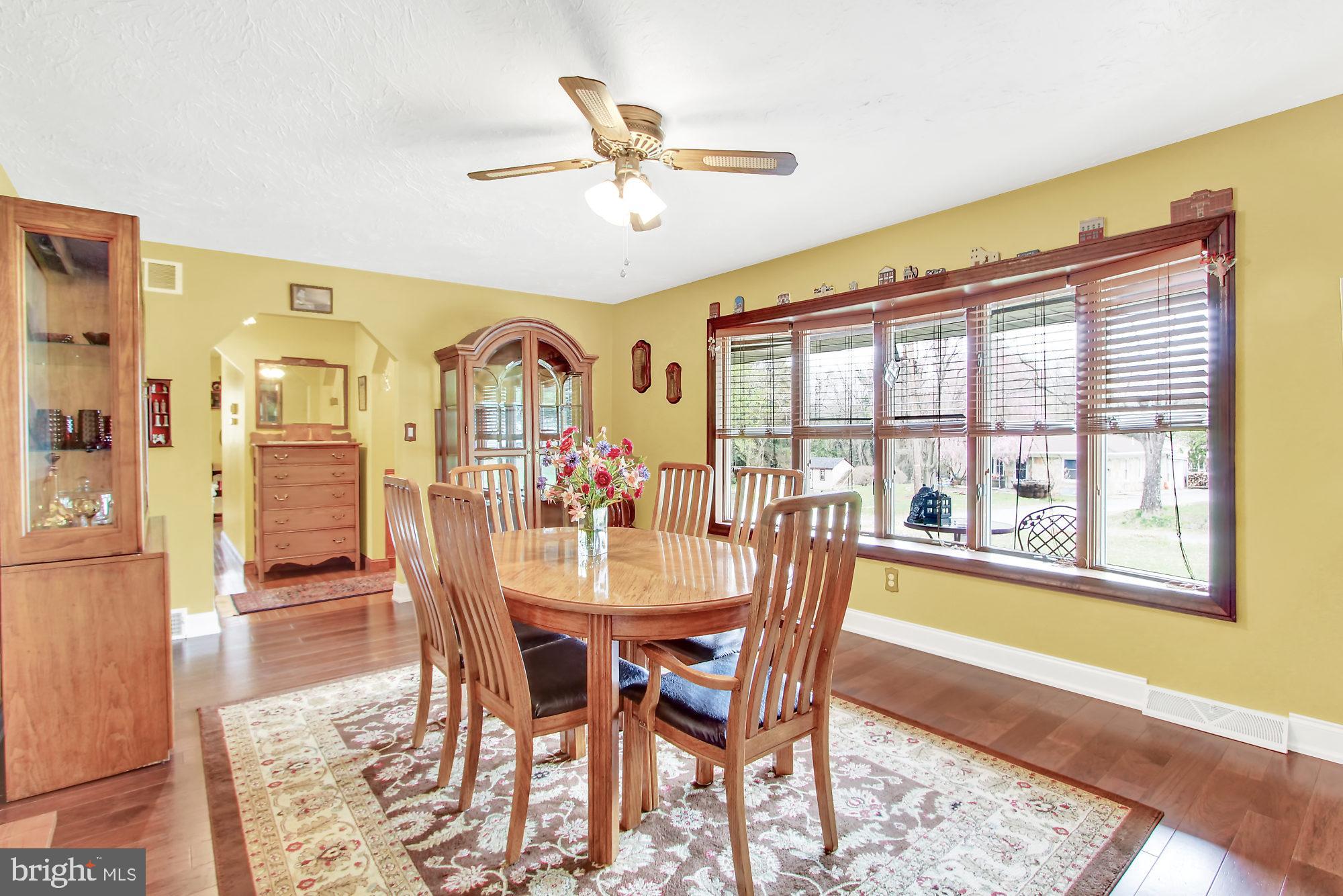 3037 East Prospect Road York, PA 17402 - Photo 4 of 34 Dining room with bay window