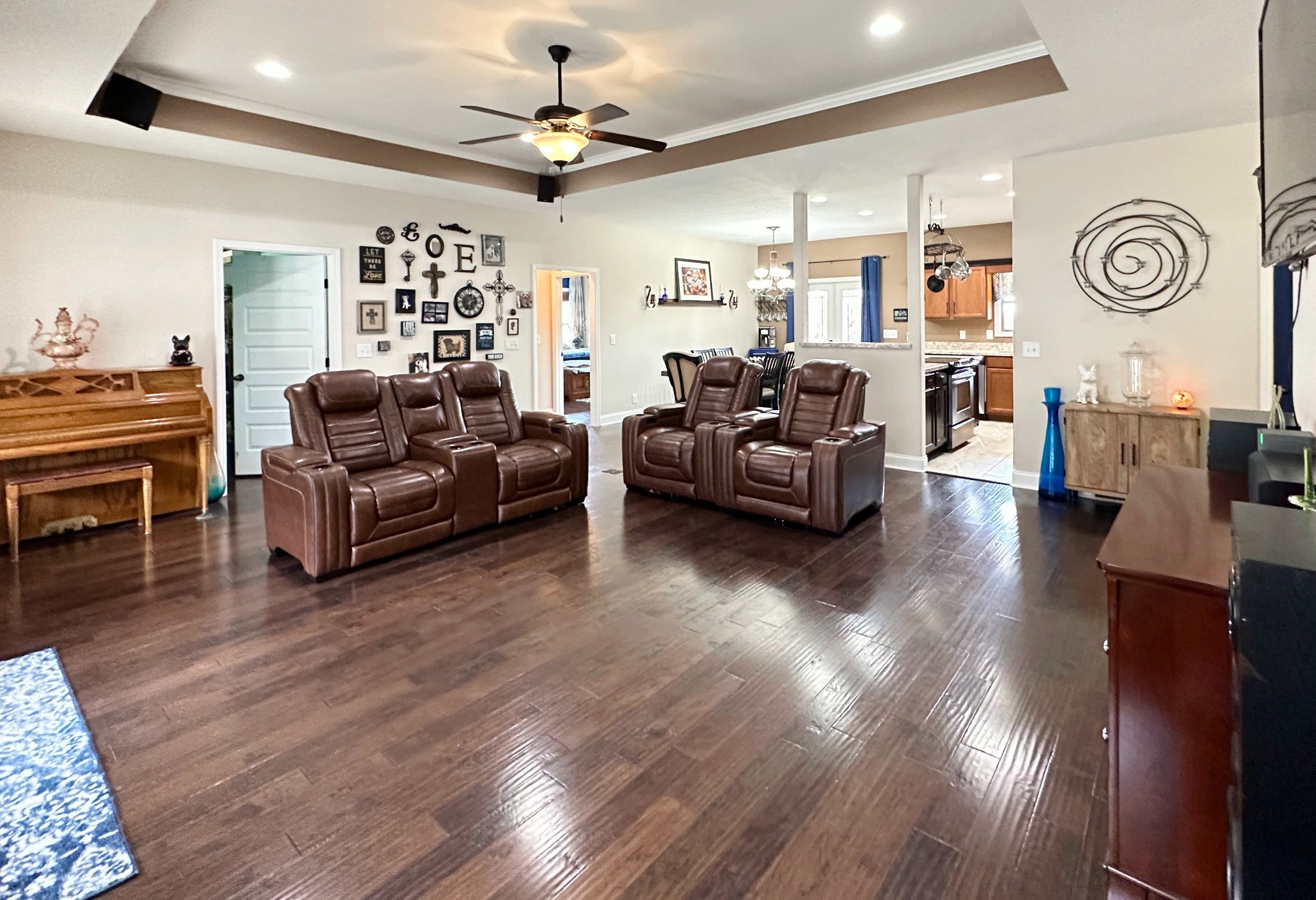 1815 Broome Road Palmyra, TN 37142 - Photo 10 of 61 a living room with furniture and wooden floor