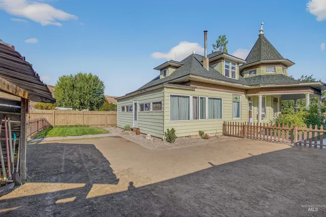 $335,000 | 508 1st Street, Asotin, WA 99402