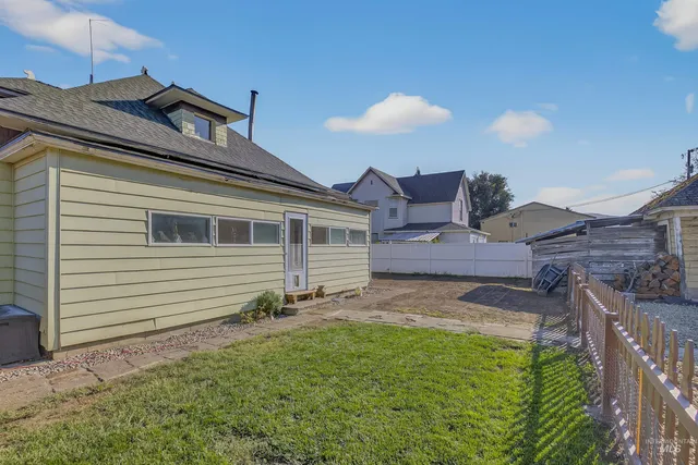 $335,000 | 508 1st Street, Asotin, WA 99402