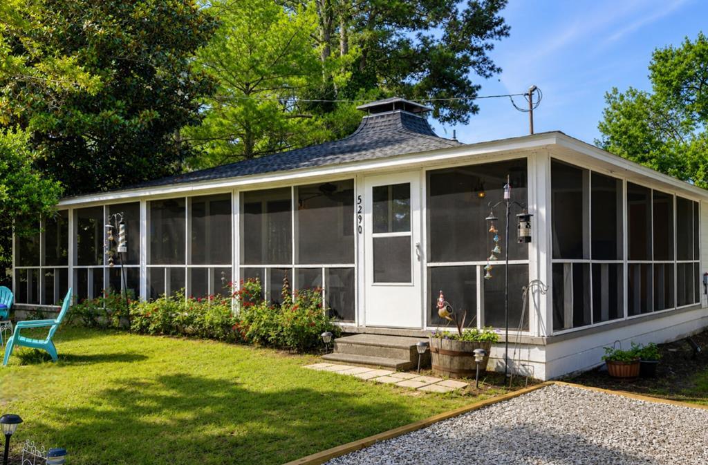 5290 Lakeview Road Chincoteague Island, VA 23336 - Photo 2 of 54