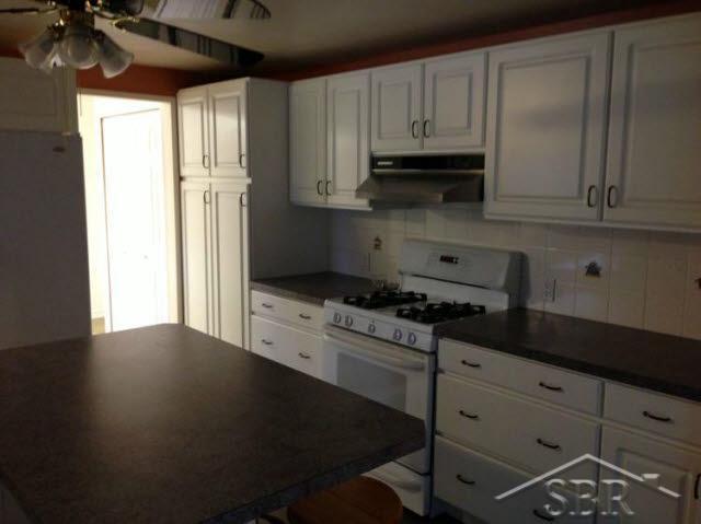 121 East Sugnet Road Midland, MI 48642 - Photo 18 of 19 20362646-17.JPG