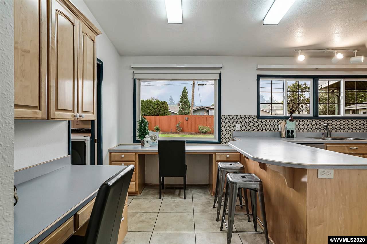 3015 Southwest Liberty Street Albany, OR 97321 - Photo 10 of 42 Gallery Image 10