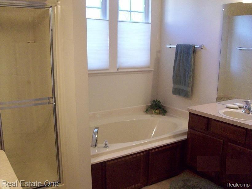 646 Telya Ridge, Unit 26 Milford, MI 48381 - Photo 11 of 15 9