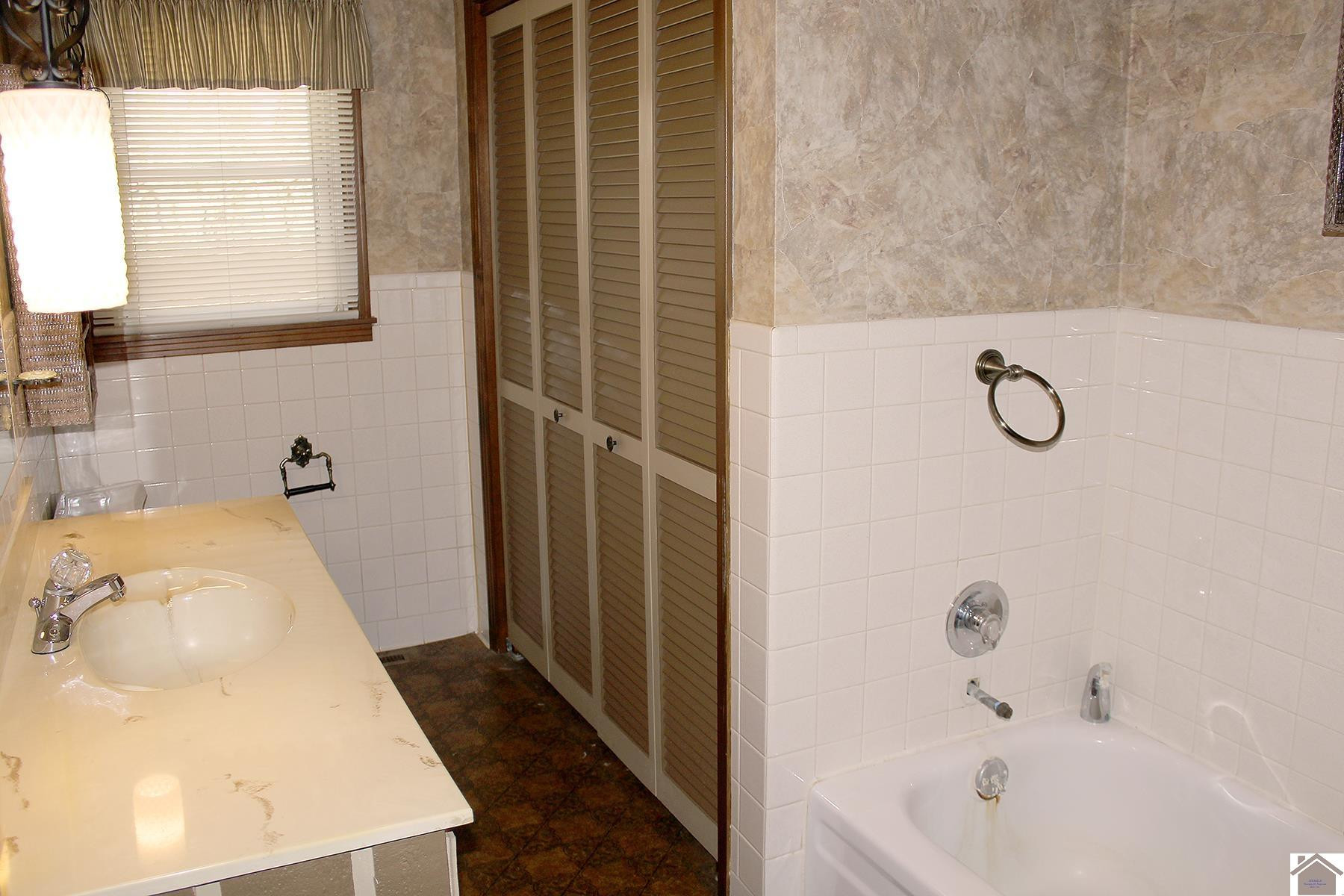 1307 Robertson Road North Murray, KY 42071 - Photo 10 of 22 Photo 10