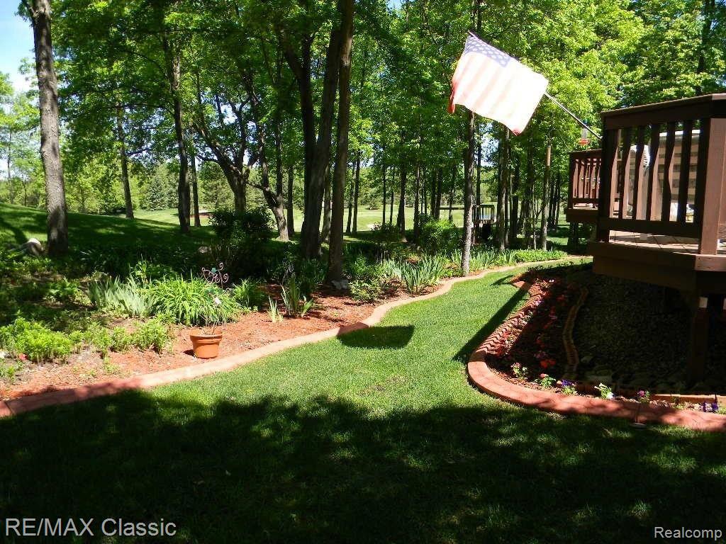 472 Inverness Highland, MI 48357 - Photo 25 of 25 Landscaping.JPG