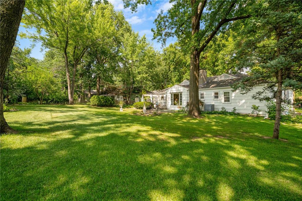 9416 Wenonga Road Leawood, KS 66206 - Photo 46 of 54