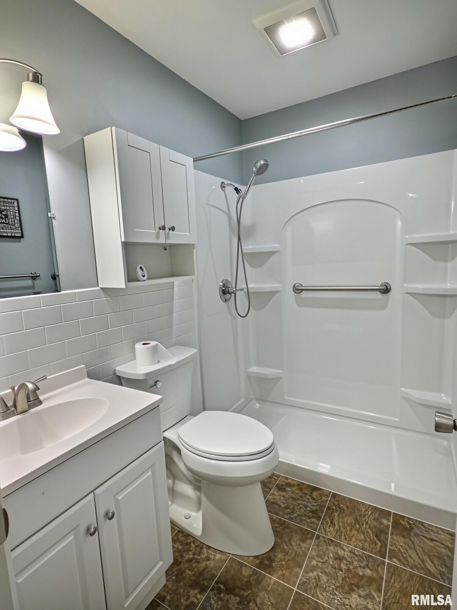 5744 North Hamilton Road Peoria, IL 61614 - Photo 9 of 28 Gallery Image 9