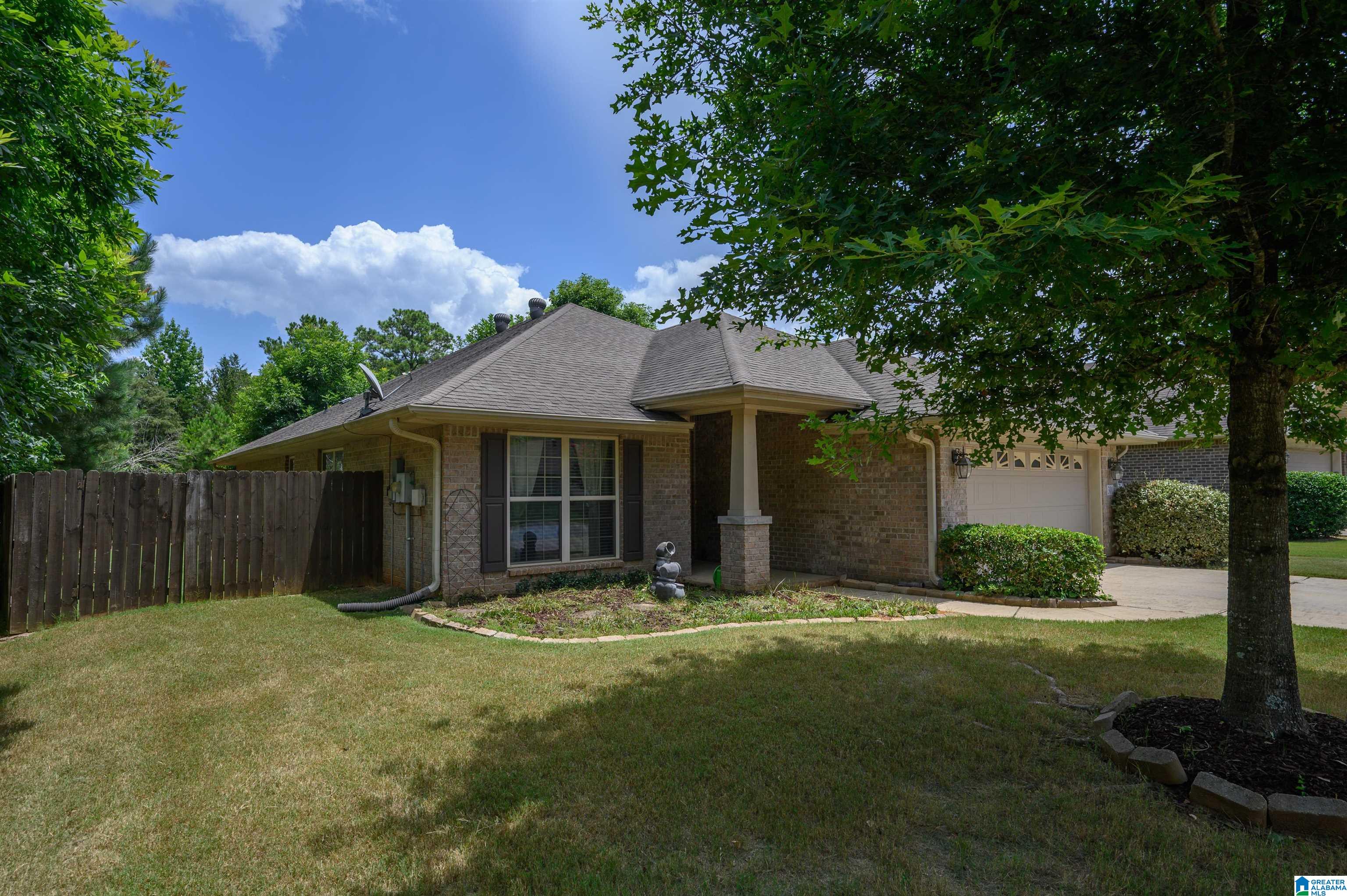 301 Vincent Street Alabaster, AL 35007 - Photo 2 of 46