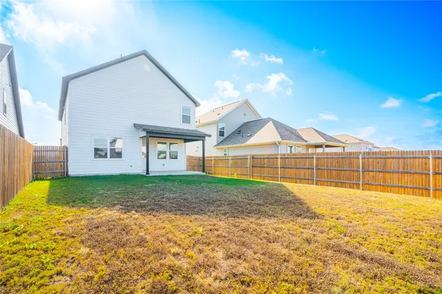 $2,050 | 316 Breccia Trail, Liberty Hill, TX 78642