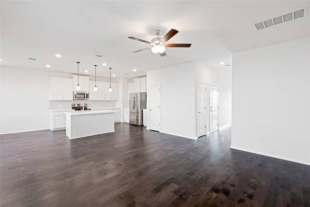 $2,050 | 316 Breccia Trail, Liberty Hill, TX 78642