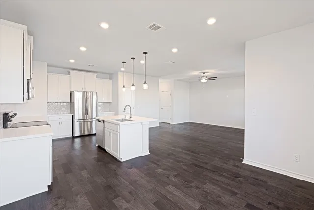 $2,050 | 316 Breccia Trail, Liberty Hill, TX 78642