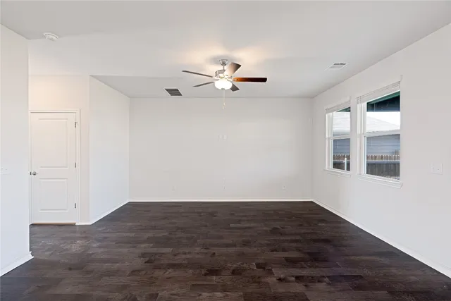 $2,050 | 316 Breccia Trail, Liberty Hill, TX 78642