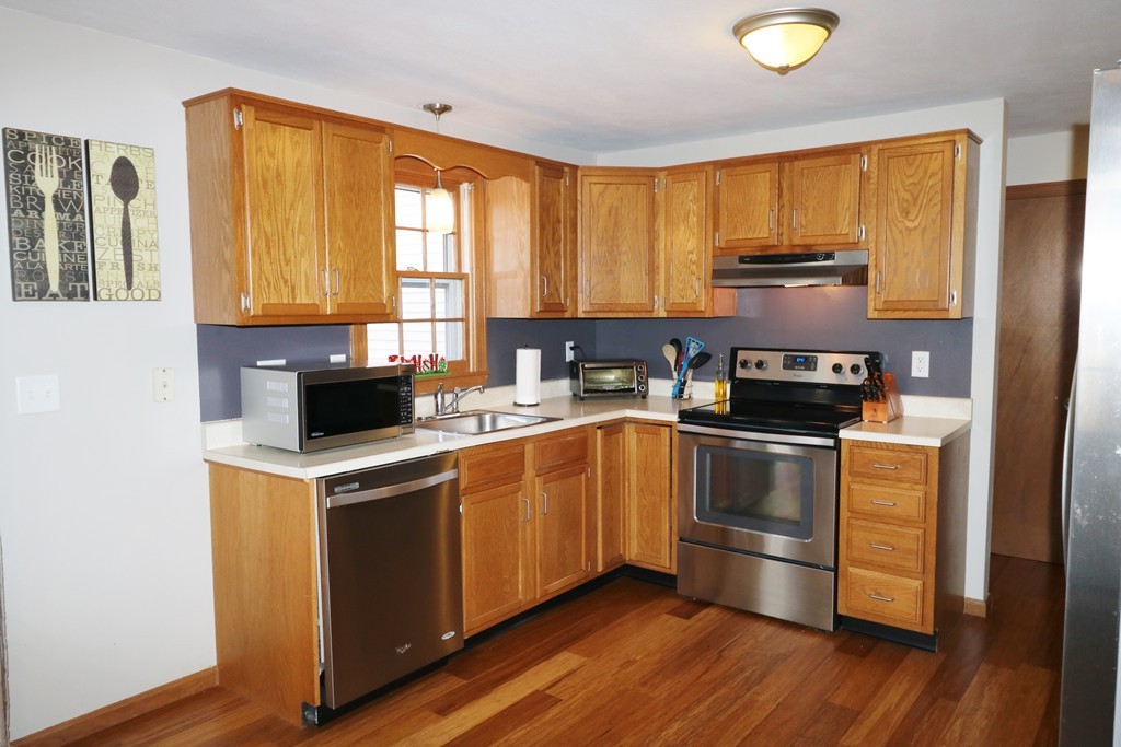 90 Cobb Road, Unit 90 Wrentham, MA 02093 - Photo 5 of 15 Gallery Image 5