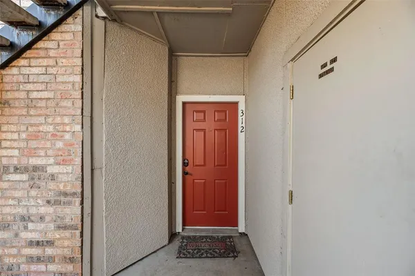 $1,700 | 1700 Amelia Court, Unit 312, Plano, TX 75075