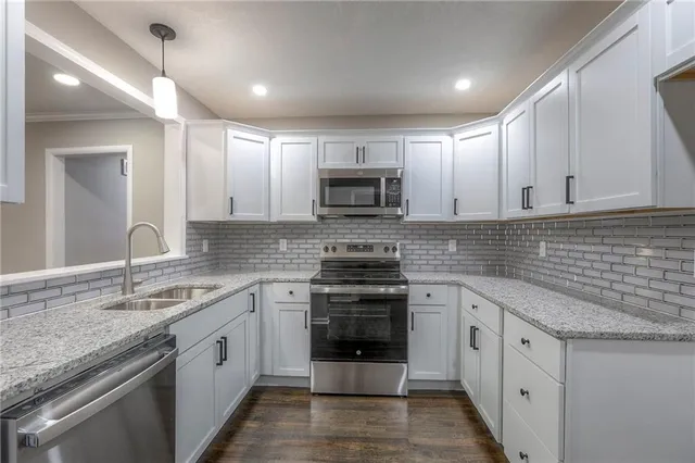 $240,000 | 8819 East 80th Terrace, Raytown, MO 64138