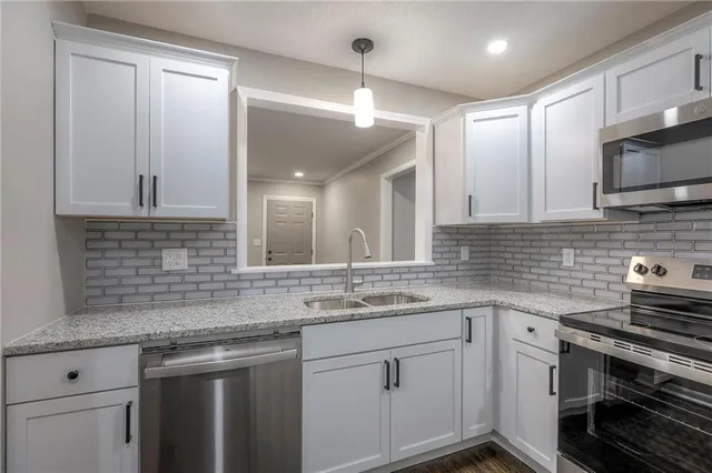 $240,000 | 8819 East 80th Terrace, Raytown, MO 64138