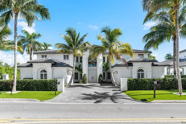 $8,195,000 | 121 Royal Palm Way, Boca Raton, FL 33432