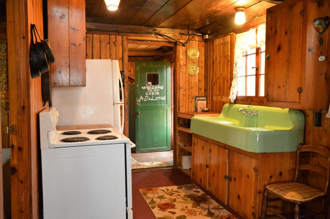 5735 Betsie River Road Interlochen, MI 49643 - Photo 19 of 33 1875861-18.JPG