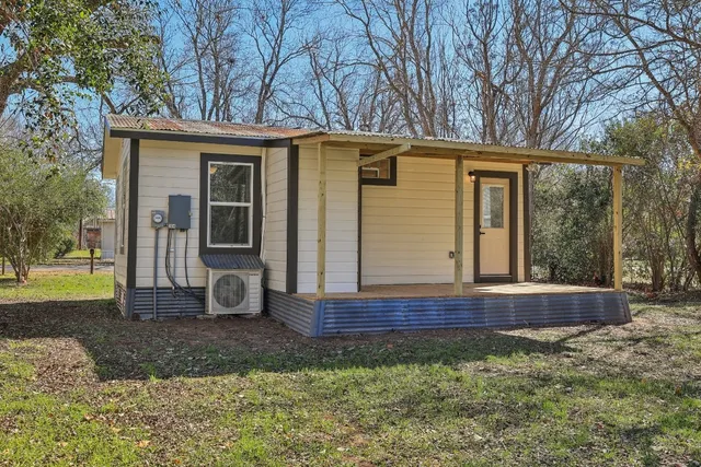 $189,000 | 304 Harris Street, Smithville, TX 78957