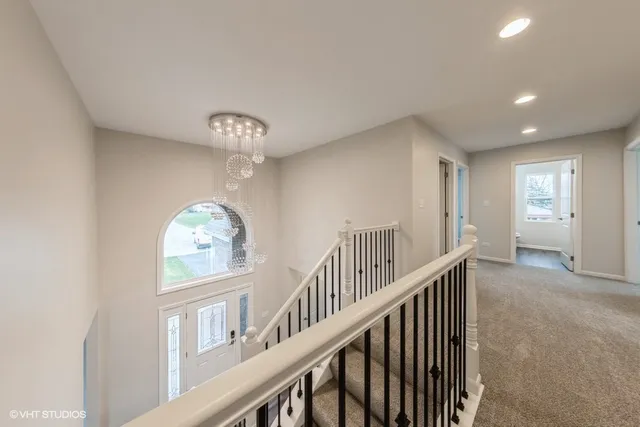a view of entryway with livingroom
