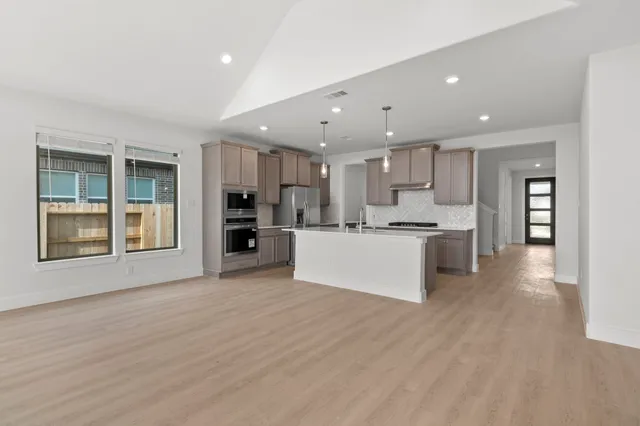 $484,000 | 644 Cross Timbers Trace, Hempstead, TX 77445