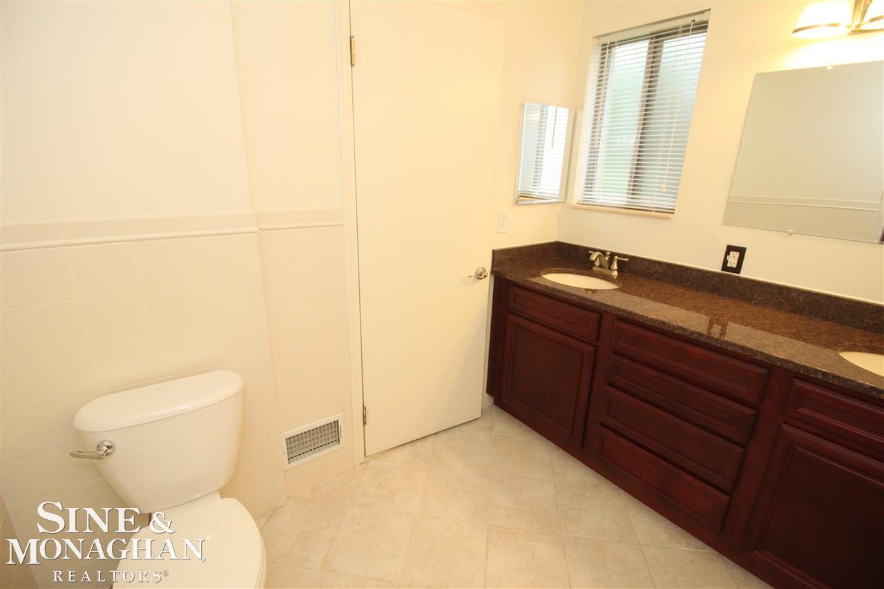 781 Harcourt Road Grosse Pointe, MI 48230 - Photo 12 of 36