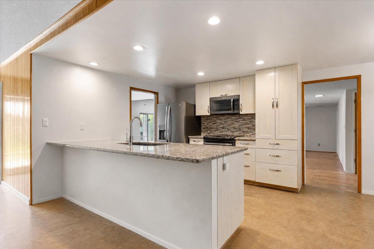 69 Springbrook Circle Sacramento, CA 95831 - Photo 11 of 29