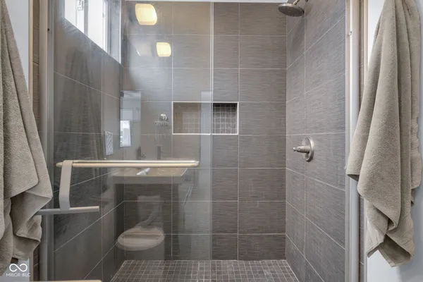 $405,000 | 2122 Woodlawn Avenue, Indianapolis, IN 46203