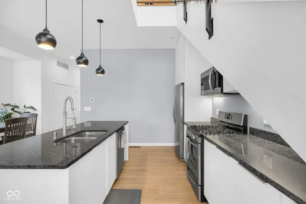 $405,000 | 2122 Woodlawn Avenue, Indianapolis, IN 46203