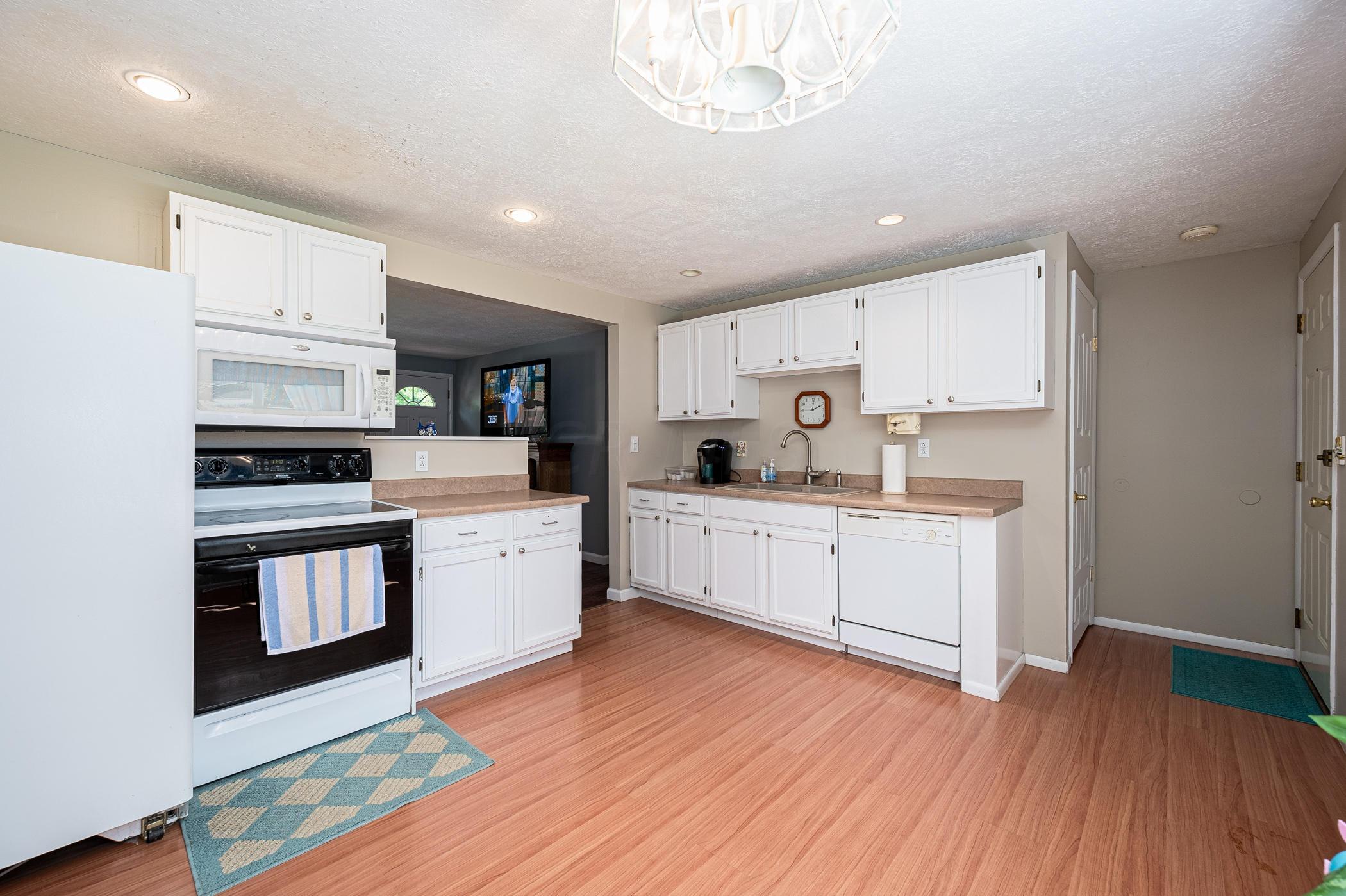3474 Noe Bixby Road Columbus, OH 43232 - Photo 5 of 31 Gallery Image 5