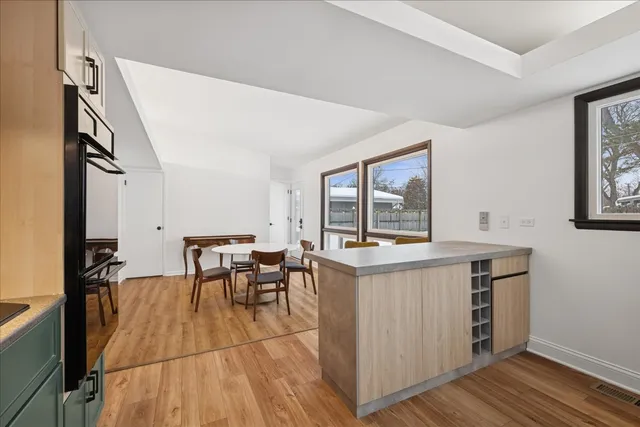 $545,000 | 908 Holmes Avenue, Deerfield, IL 60015