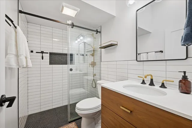 $545,000 | 908 Holmes Avenue, Deerfield, IL 60015