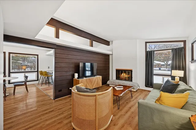 $545,000 | 908 Holmes Avenue, Deerfield, IL 60015